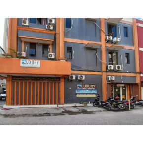 RedDoorz at Luxury Homestay near Kantor Regional II BKN Surabaya